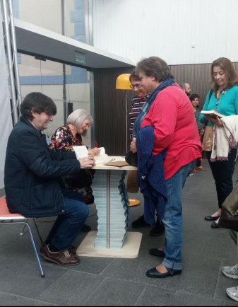Firma de ejemplares.jpg